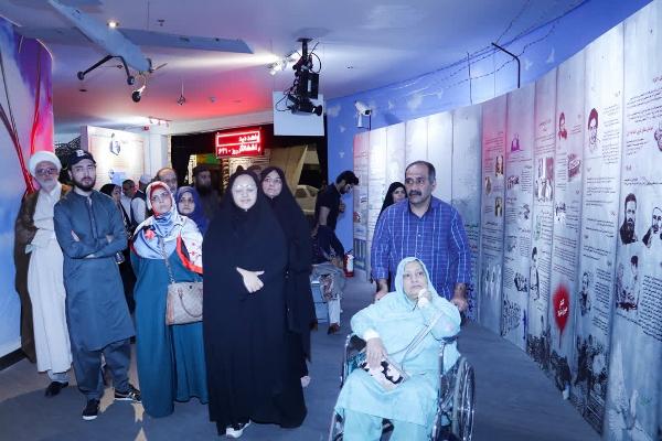 Foreign guests of Imam Khomeini's decease commemoration visited the Panorama Museum